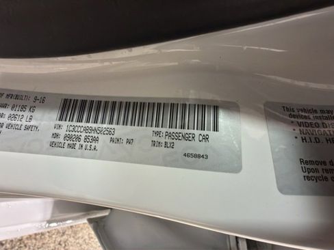 Used 2017 Chrysler 200 Limited Platinum w/ Comfort & Convenience Group image 31