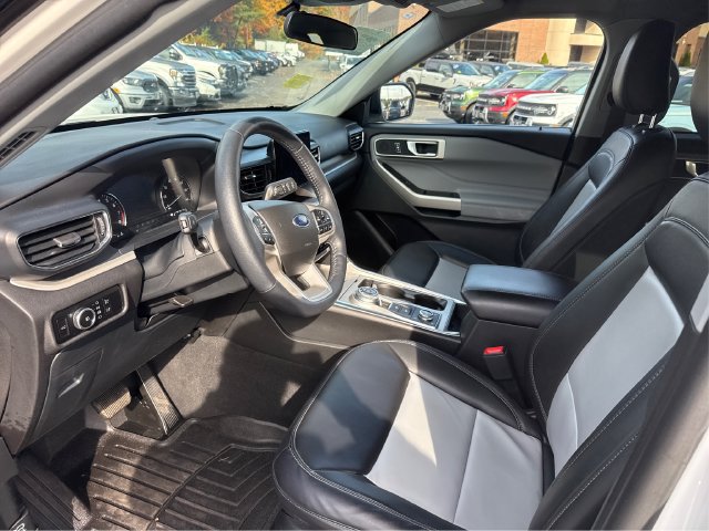 Used 2023 Ford Explorer XLT w/ Equipment Group 202A AWD/4WD image 12