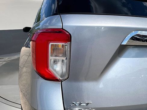 Used 2021 Ford Explorer XLT AWD/4WD image 27