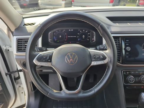 Used 2023 Volkswagen Atlas SE w/ Panoramic Sunroof Package image 16