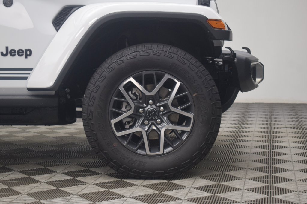 New 2026 Jeep Wrangler Unlimited Sahara w/ Rockslide Package AWD/4WD image 7