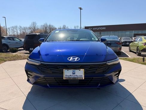 Used 2025 Hyundai Elantra Limited FWD image 8
