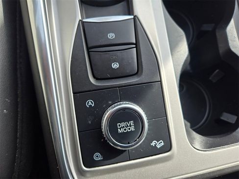 Used 2023 Ford Explorer XLT w/ Equipment Group 202A image 17