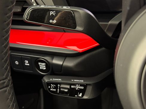 Used 2025 Porsche 911 Carrera image 18