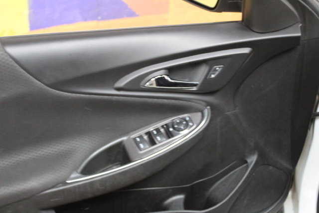 Used 2019 Chevrolet Malibu LT w/ LT True North Edition FWD image 13