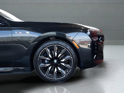Used 2024 BMW i7 M70 AWD/4WD image 10