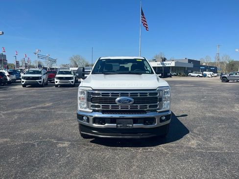 Used 2025 Ford F250 XLT w/ FX4 Off-Road Package AWD/4WD image 2