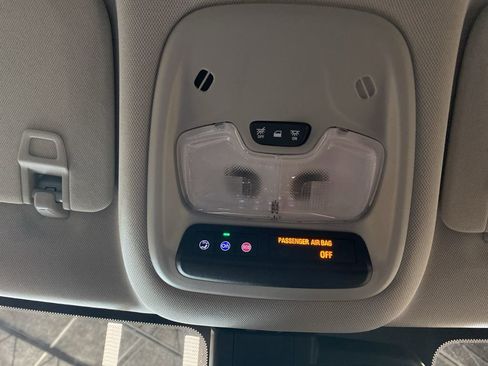 Used 2023 Chevrolet TrailBlazer LT w/ Convenience Package image 35