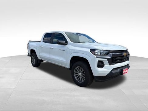 Used 2023 Chevrolet Colorado LT AWD/4WD image 1