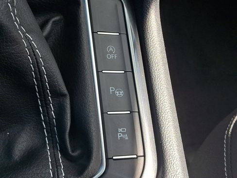 Certified 2024 Volkswagen Tiguan SEL R-Line AWD/4WD image 31
