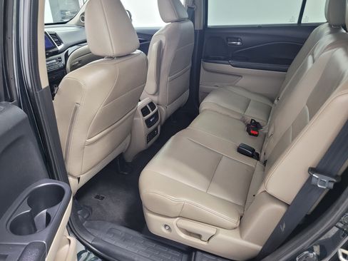 Used 2016 Honda Pilot Touring image 11
