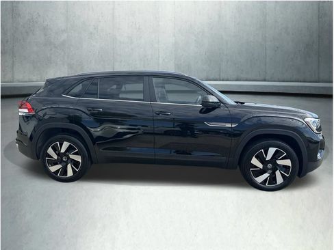 Used 2024 Volkswagen Atlas Cross Sport SE AWD/4WD image 6