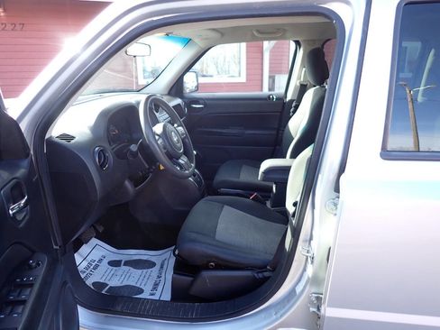 Used 2014 Jeep Patriot Sport w/ Power Value Group image 7