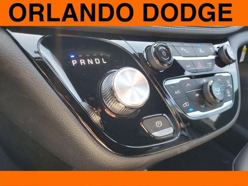 New 2026 Chrysler Pacifica Select image 15