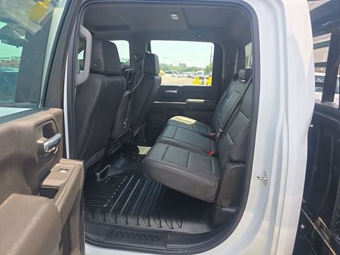 Used 2024 GMC Sierra 3500 Pro AWD/4WD image 3