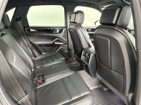 Certified 2019 Porsche Cayenne image 25
