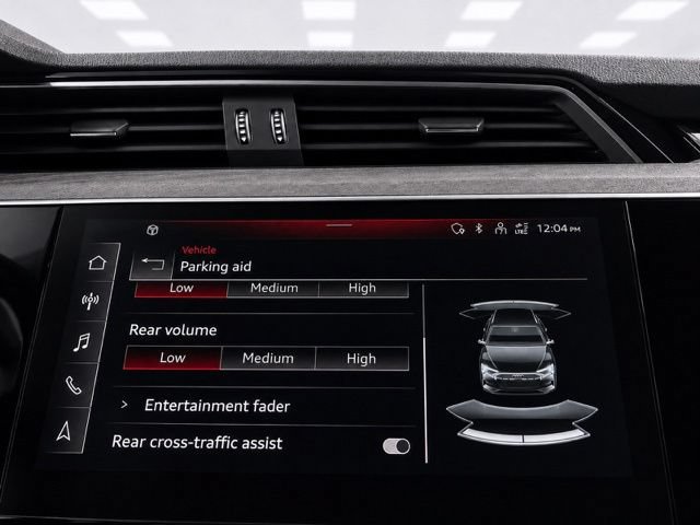 Used 2021 Audi e-tron Premium AWD/4WD image 35