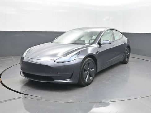 Used 2023 Tesla Model 3 Standard Range RWD image 2