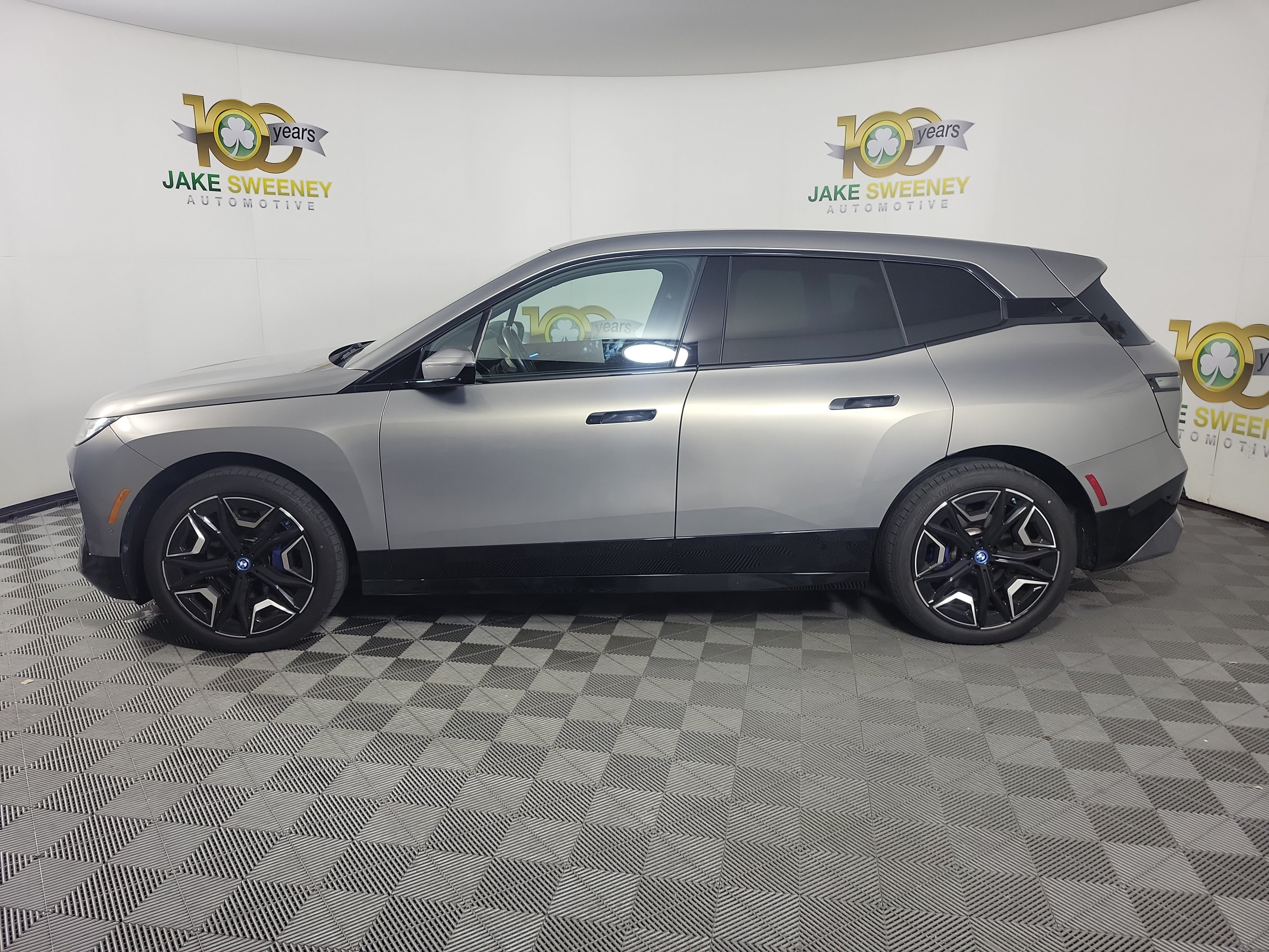 Certified 2024 BMW iX xDrive50 w/ Premium Package AWD/4WD image 2