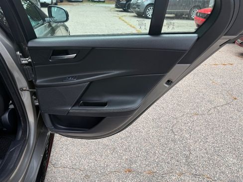 Used 2019 Jaguar XE S RWD image 21