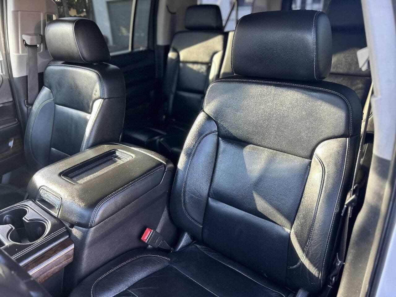 Used 2015 Chevrolet Suburban LT AWD/4WD image 15