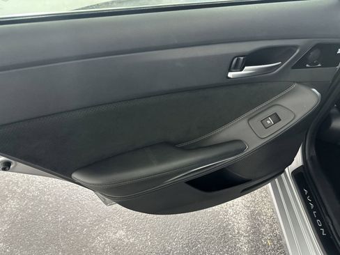 Used 2019 Toyota Avalon Touring image 33