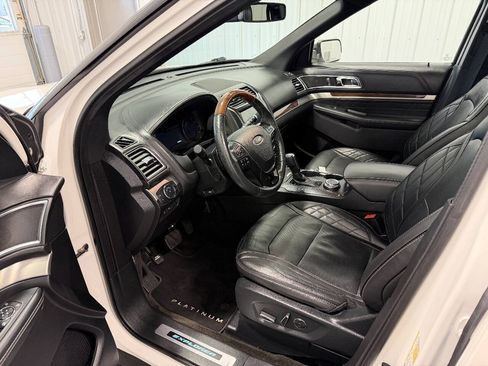 Used 2018 Ford Explorer Platinum AWD/4WD image 5