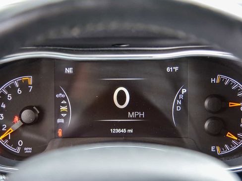 Used 2017 Jeep Grand Cherokee Altitude AWD/4WD image 16