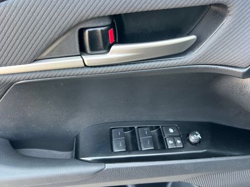 Used 2025 Toyota Camry SE FWD image 11