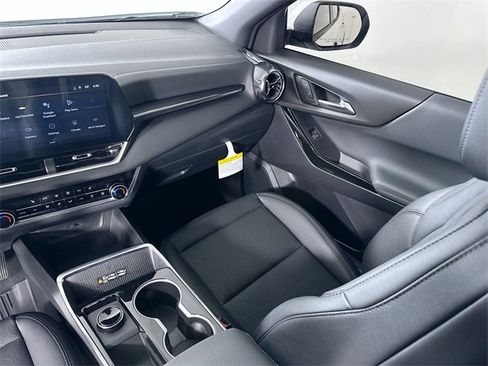 New 2026 Chevrolet Equinox LT w/ Convenience Package II image 35