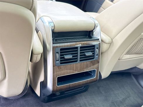 Used 2017 Land Rover Range Rover Sport HSE image 28