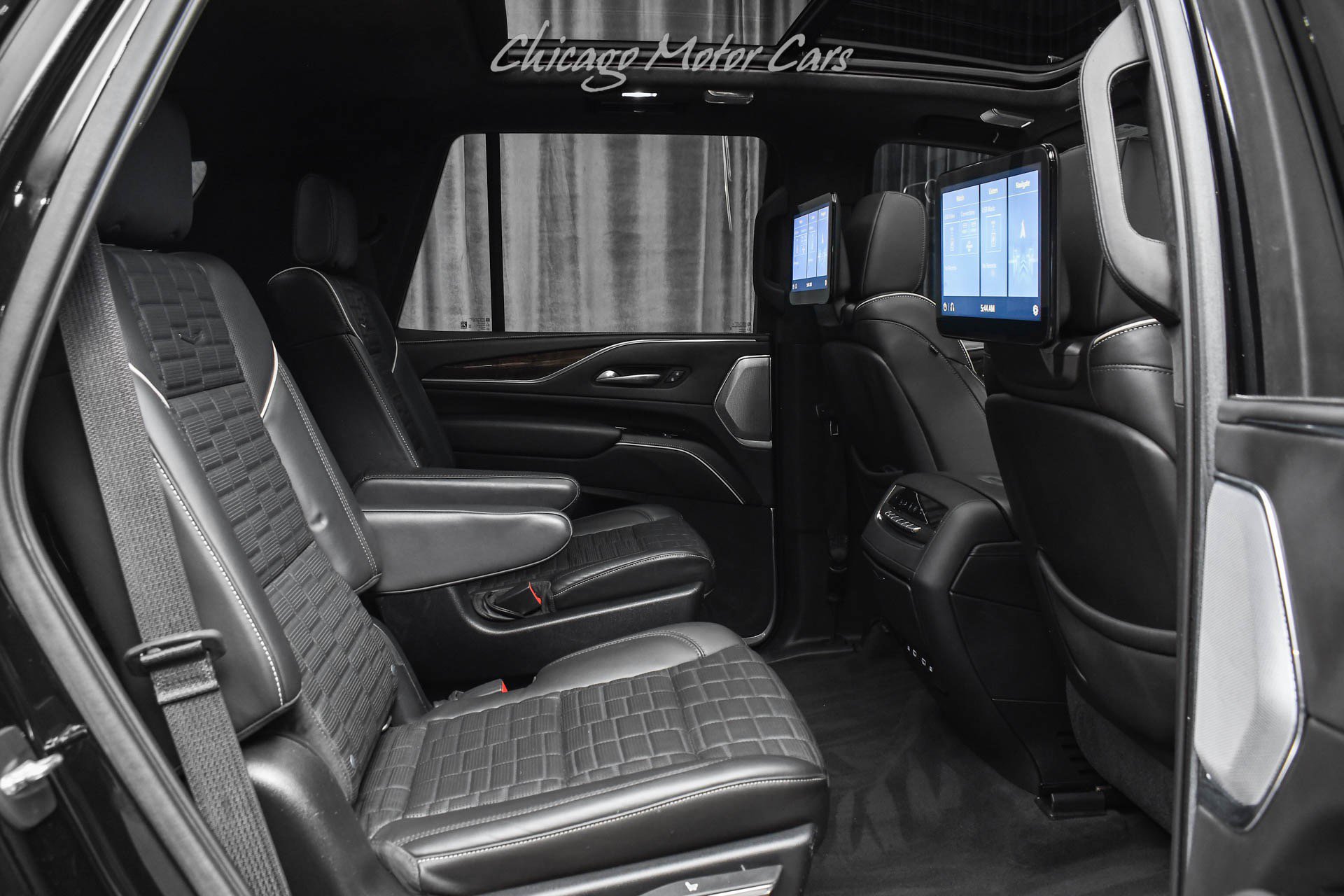 Used 2021 Cadillac Escalade Sport Platinum w/ LPO, ONYX Package AWD/4WD image 31