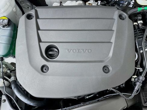 New 2026 Volvo XC40 B5 Ultra w/ Climate Package image 28