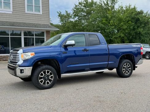 Used 2015 Toyota Tundra Limited w/ Limited Premium Package AWD/4WD image 7