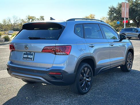 Used 2024 Volkswagen Taos S image 8