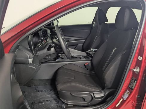 Certified 2022 Hyundai Elantra SEL FWD image 14
