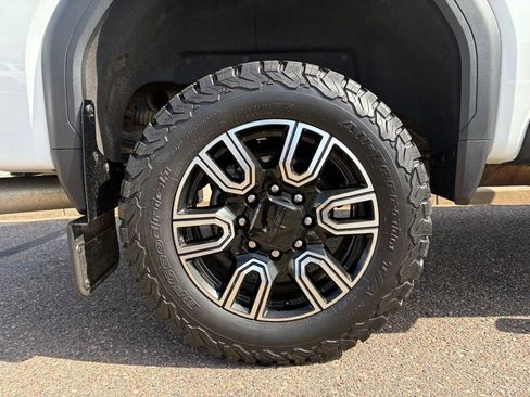 Used 2020 GMC Sierra 2500 AT4 w/ AT4 Premium Package AWD/4WD image 11