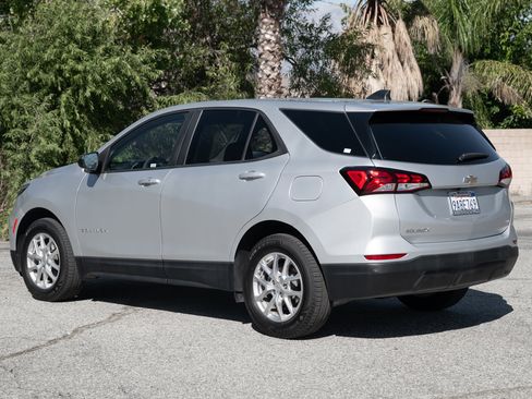 Used 2022 Chevrolet Equinox LS w/ LPO, Floor Liner Package image 6