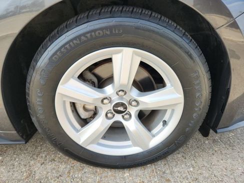 Used 2019 Ford Mustang Coupe image 11