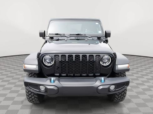 Used 2023 Jeep Wrangler Unlimited w/ Cold Weather Group AWD/4WD image 2