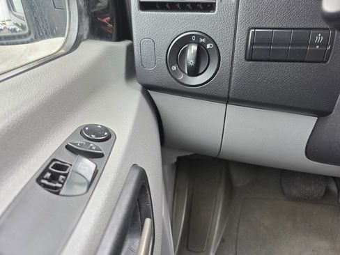 Used 2013 Mercedes-Benz Sprinter 2500 image 23