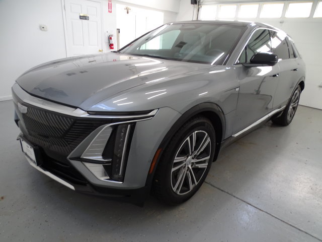 Certified 2024 Cadillac Lyriq Luxury w/ LPO, Floor Liner Package AWD/4WD image 16