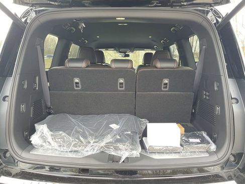 New 2025 Nissan Armada SL w/ Captain's Chari Seat Package image 15