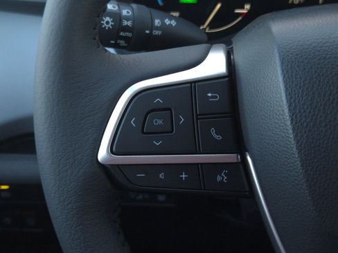 Certified 2026 Toyota Sienna XLE FWD image 22