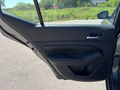 Used 2022 Nissan Altima 2.5 SR image 14