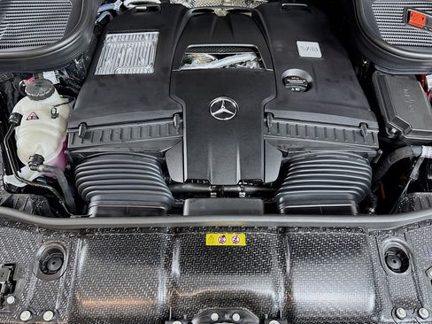 New 2025 Mercedes-Benz GLS 580 4MATIC image 29