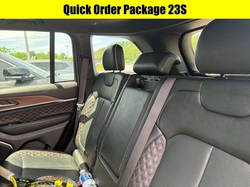 Used 2023 Jeep Grand Cherokee Summit AWD/4WD image 7