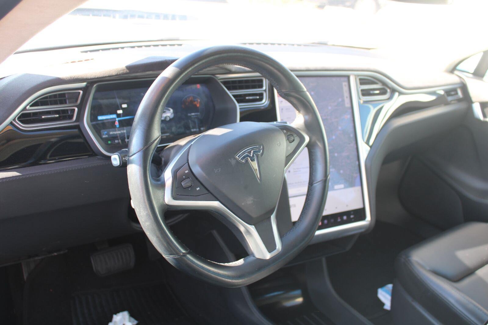 Used 2015 Tesla Model S 70D AWD/4WD image 8