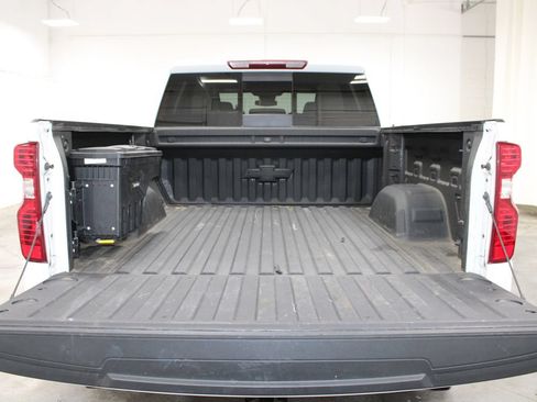 Used 2023 Chevrolet Silverado 1500 LT AWD/4WD image 16