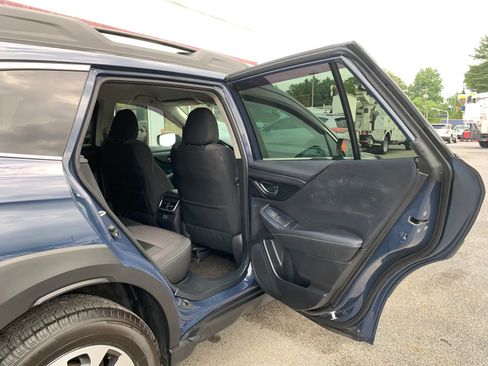 Used 2023 Subaru Outback Premium AWD/4WD image 27